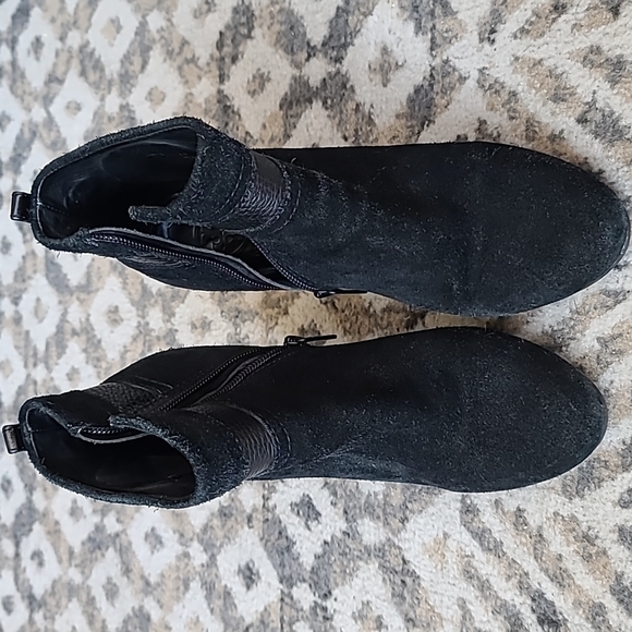 Tory Burch booties - Picture 5 of 6